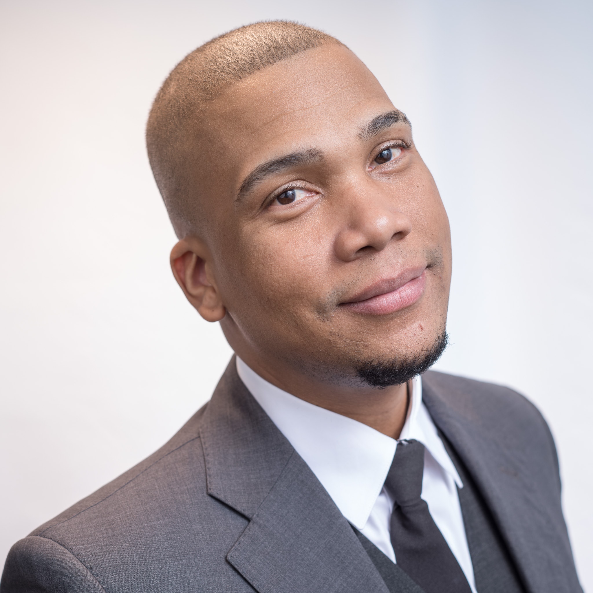 Executive headshot on white — Fuentes Studio NYC